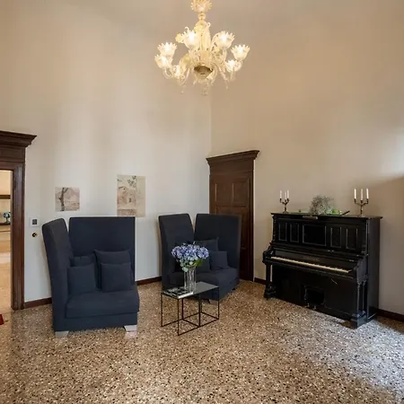 Ca' Longo Palace Velluto